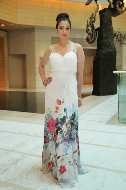 lakshmi-rai-latest-stills-in-white-dress