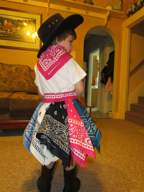 Mom's little place: cowgirl skirt made from bandanas