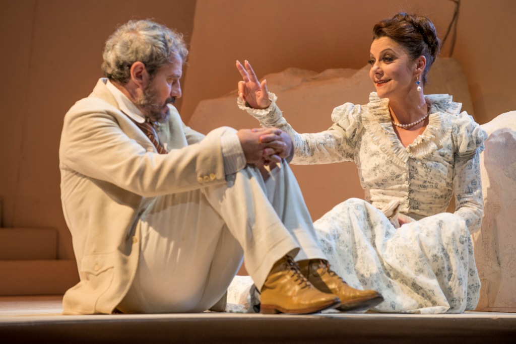 IL GIARDINO DEI CILIEGI di Anton Cechov dal 3 al 15 novembre al Teatro Quirino (Roma) IL GIARDINO DEI CILIEGI di Anton Cechov dal 3 al 15 novembre al Teatro Quirino (Roma)