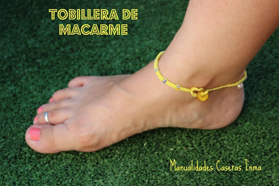 Manualidades caseras Inma Tobillera de macrame con bolitas azules