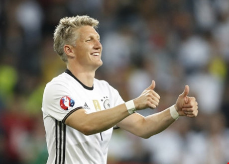 Bai tuong Ukraina va Schweinsteiger noi gi? - Anh 2