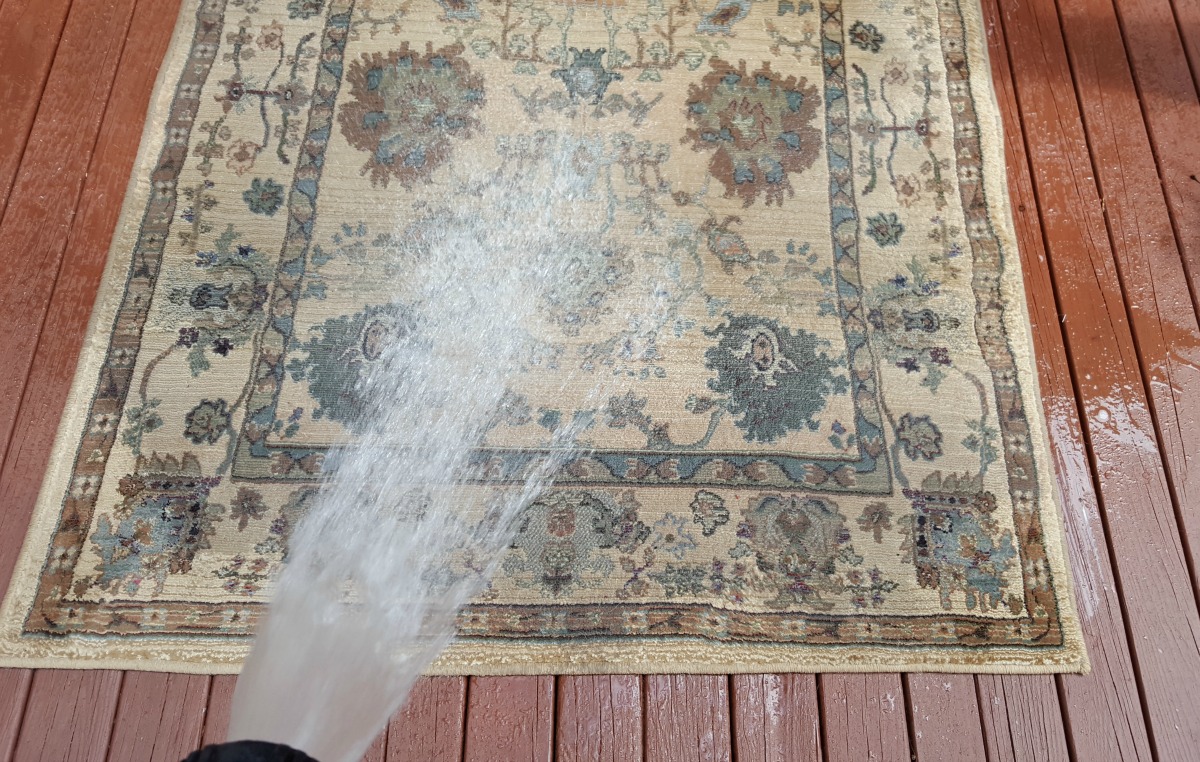 DIY Cheap and Effective Rug Cleaning