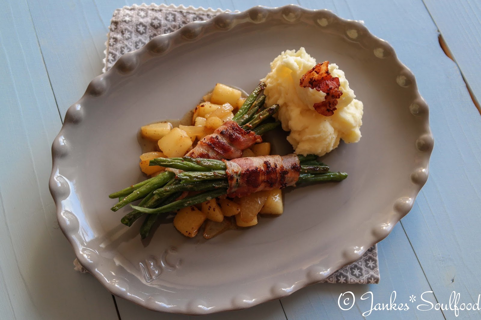 Speckböhnchen mit Zwiebelbirnenkompott