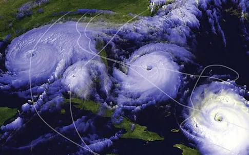 URGENTE: Autoridades Se Preparan Para La Formación De 4 Huracánes Simultáneamente. URGENTE: Autoridades Se Preparan Para La Formación De 4 Huracánes Simultáneamente.
