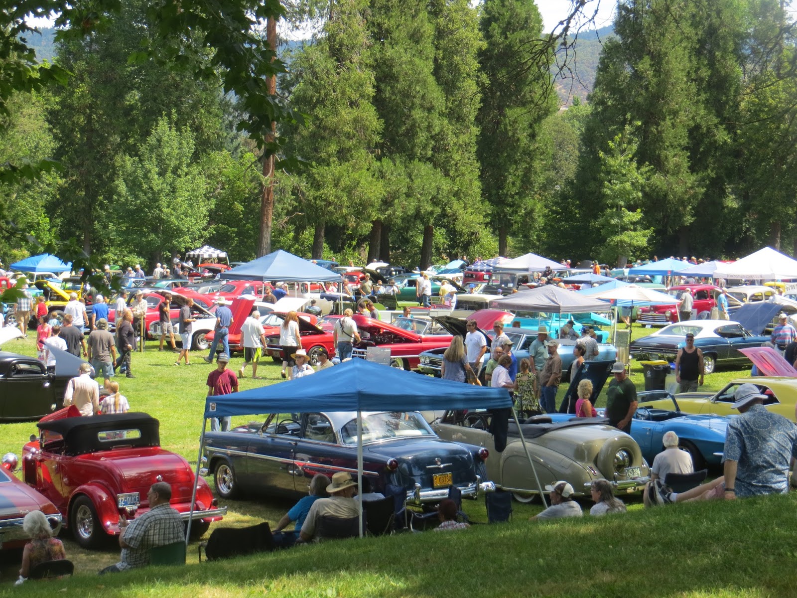 Sweetie Suz Back to the 50's Classic Car Show Grants Pass, Oregon