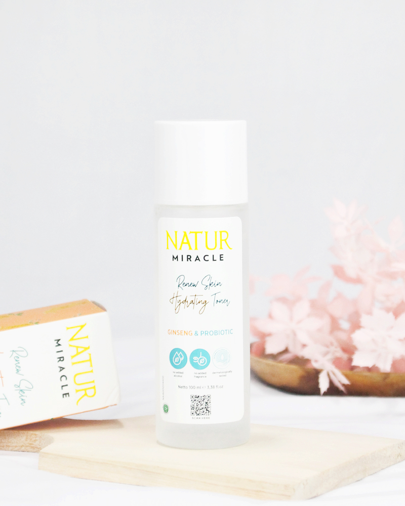  Natur baru aja launching produk baru mereka yaitu  Review Natur Miracle Renew Skin Hydrating Toner : Bikin Halus dan Kenyal!