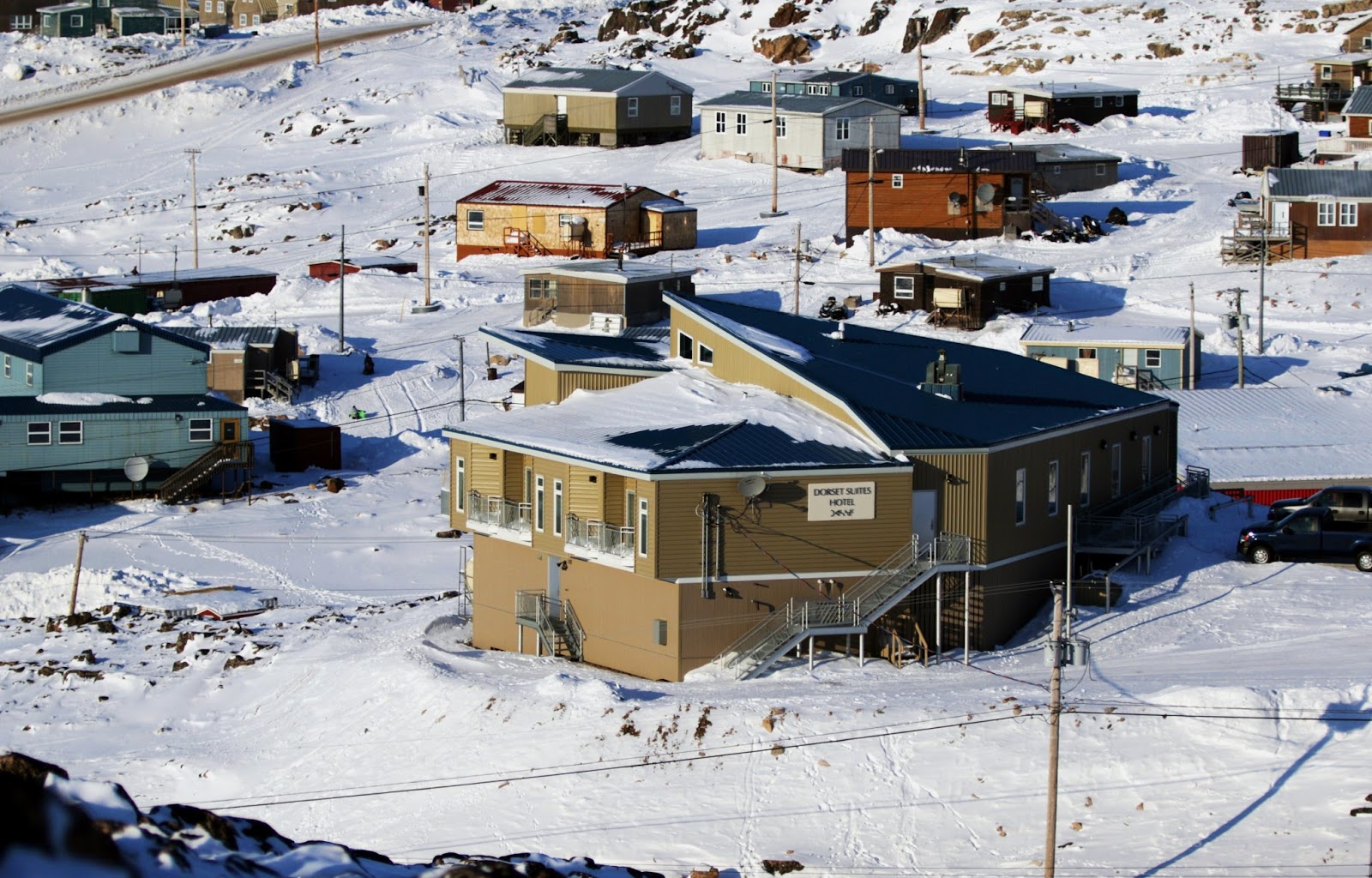 Ultima Thule Cape Dorset (Nunavut), an art capital on the Arctic