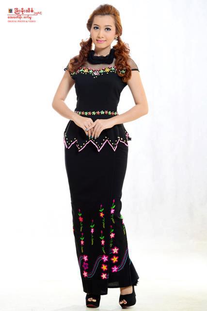 Yu Thandar Tin with Myanmar Traditional Dress | MyanmarTopModels