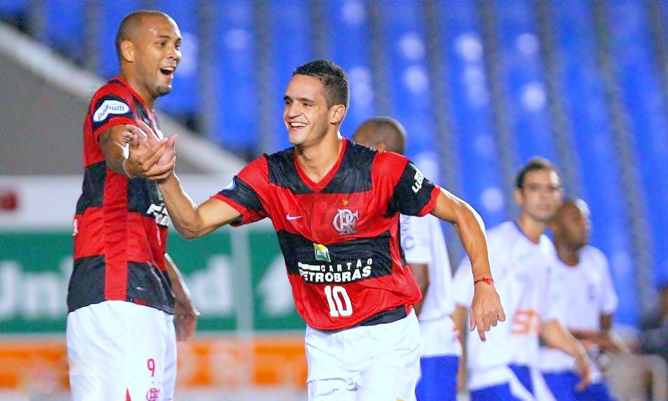 Qual brasileiro da liga chinesa poderia substituir melhor Paquetá?