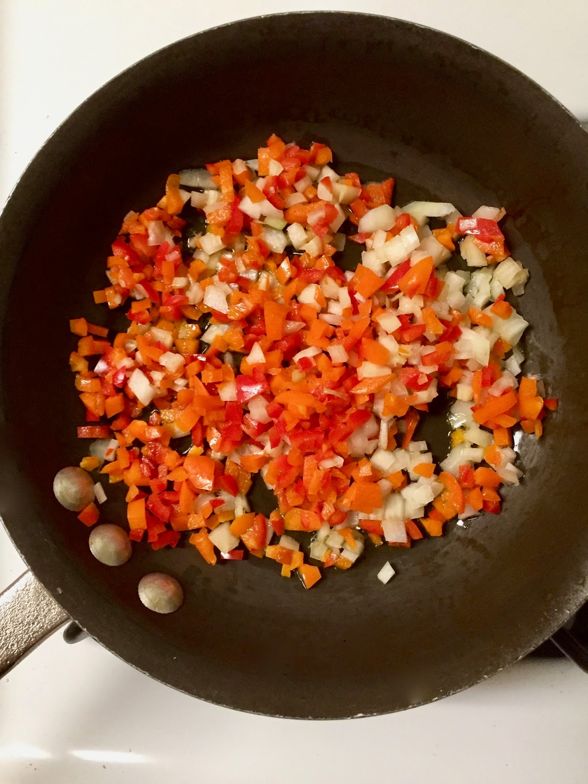 Gulf Coast Crab Cakes with Lemon Butter C H E W I N G T H E F A T
