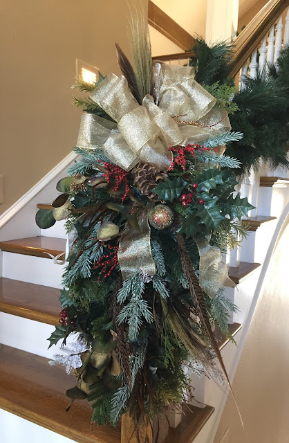 Christmas staircase garland 