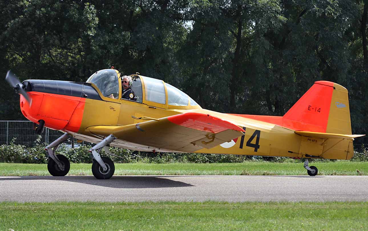 nhungdoicanh Fokker S11 Instructor