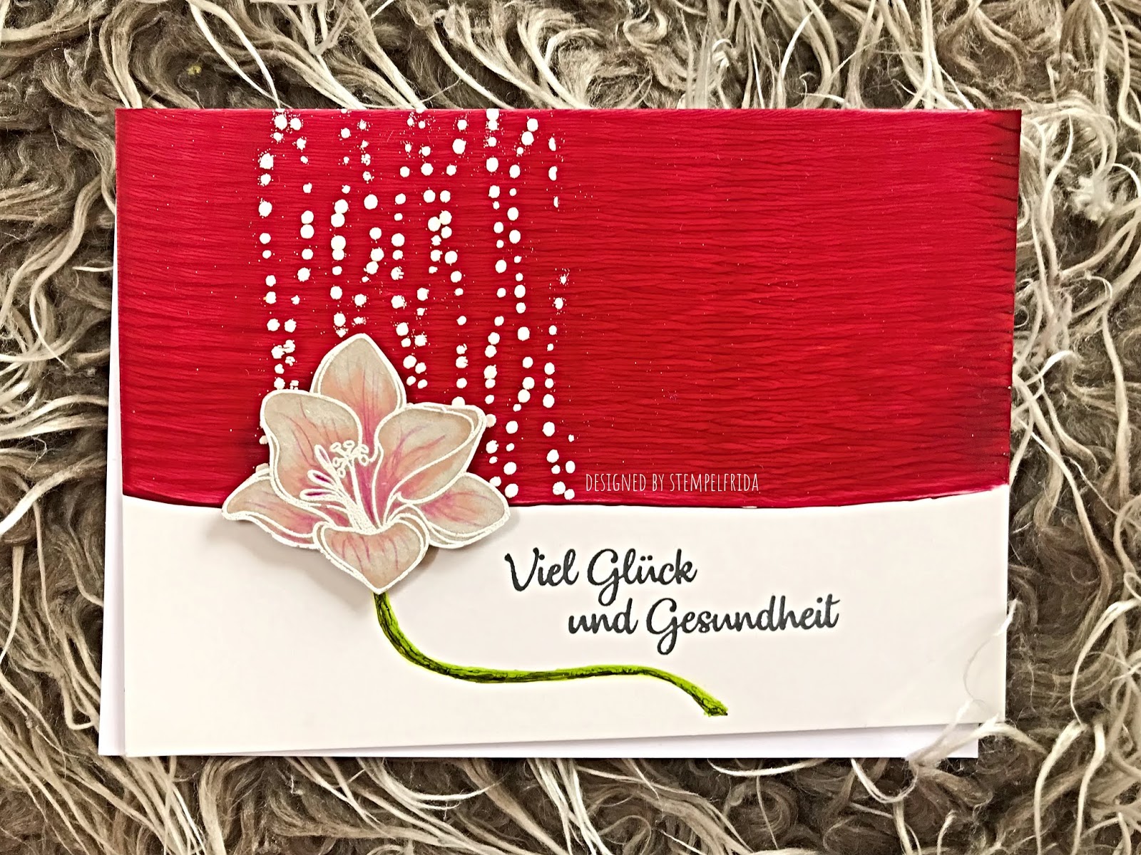 stempelfrida Flower taking a shower