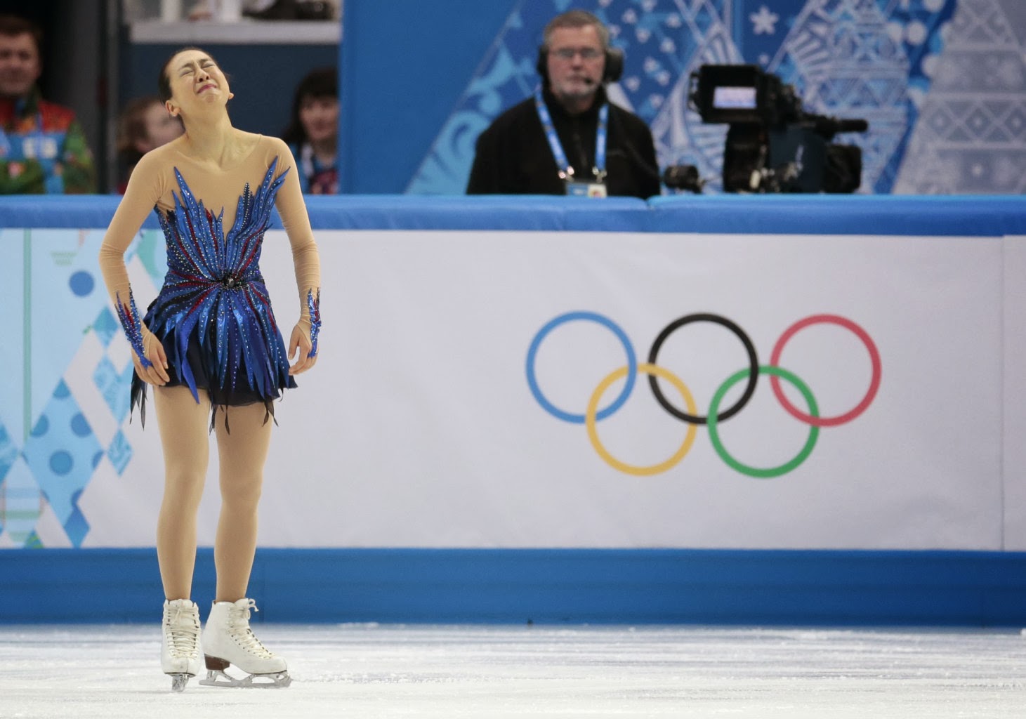 Mao Asada (JPN) er overvældet efter sit lange program ved Vinter OL 2014