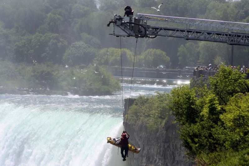 Natural Wonders A Man Miraculously Survived After Jumping In Niagara Falls