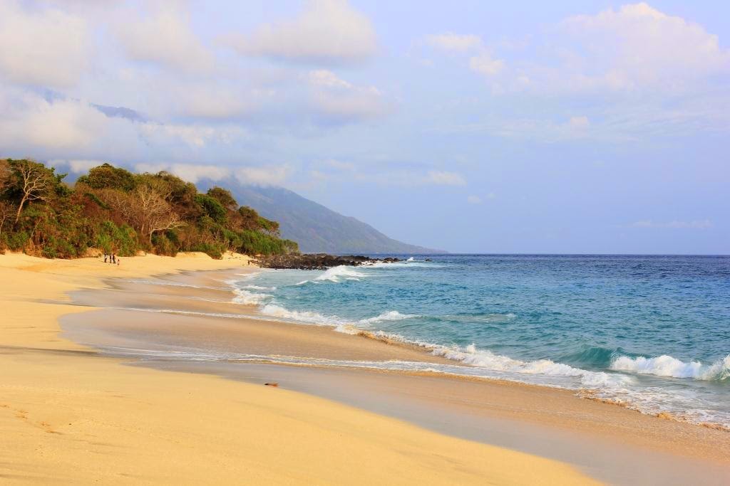 Pantai Pasir Putih Mingar ~ PESONA LEMBATA