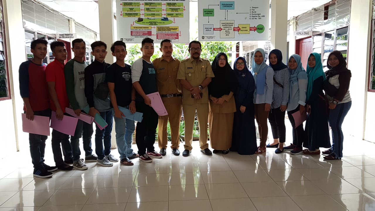 Kadisnaker Asahan melepas peserta pelatihan Kadisnaker Asahan melepas peserta pelatihan