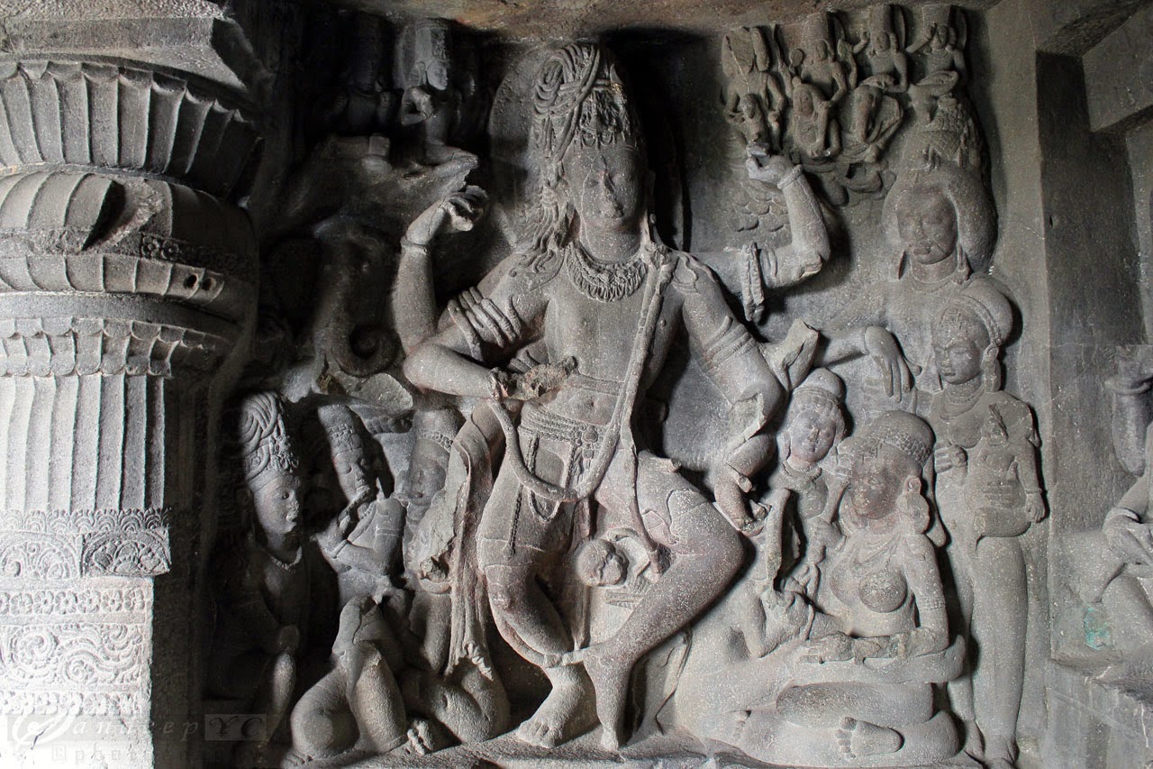 sculpture of Nataraja on eastern wall