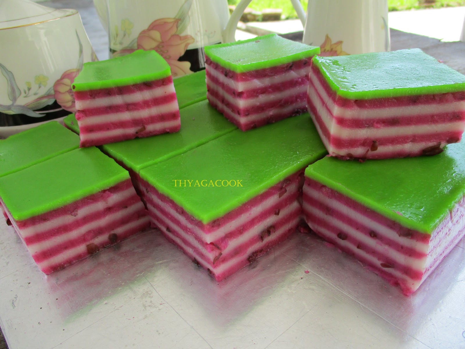 KARI LEAFS Malaysian flavour's RED BEAN LAYER CAKE