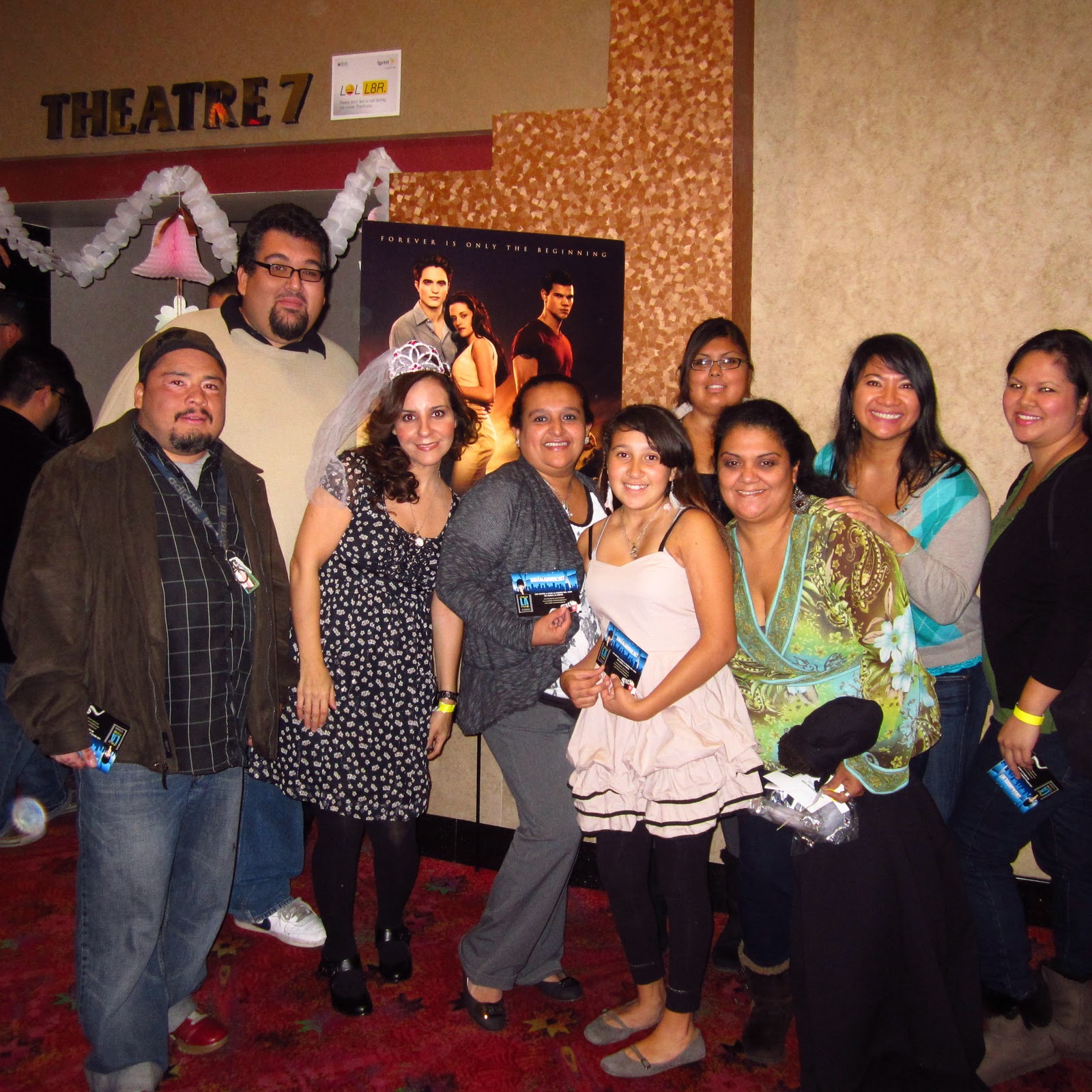 Fanáticos de la saga “Crepúsculo” asistieron a la Boda de Bella y Edward. -  ChecaLAMovie, image size:1600x1600