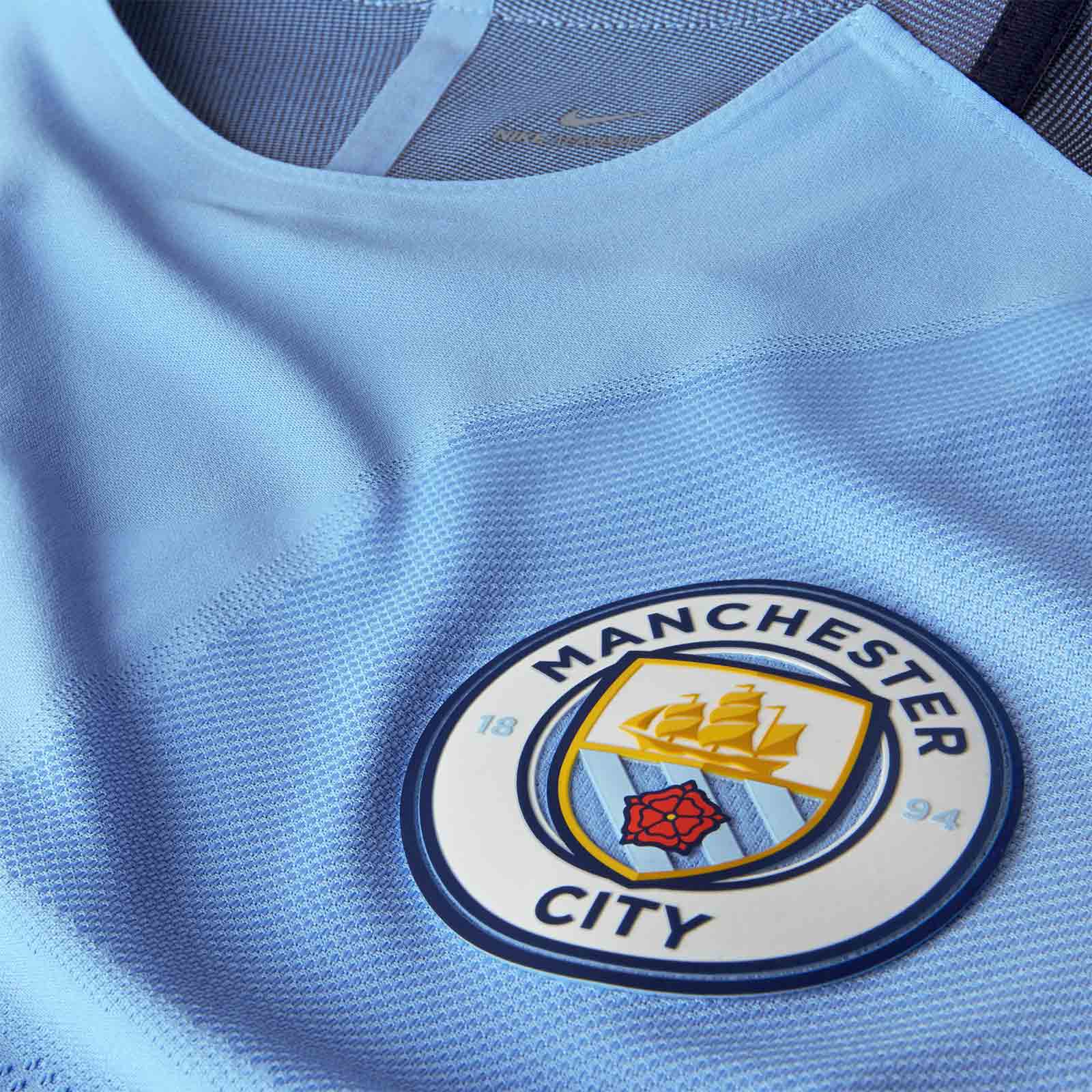 Manchester City 16-17 Home - Headlines