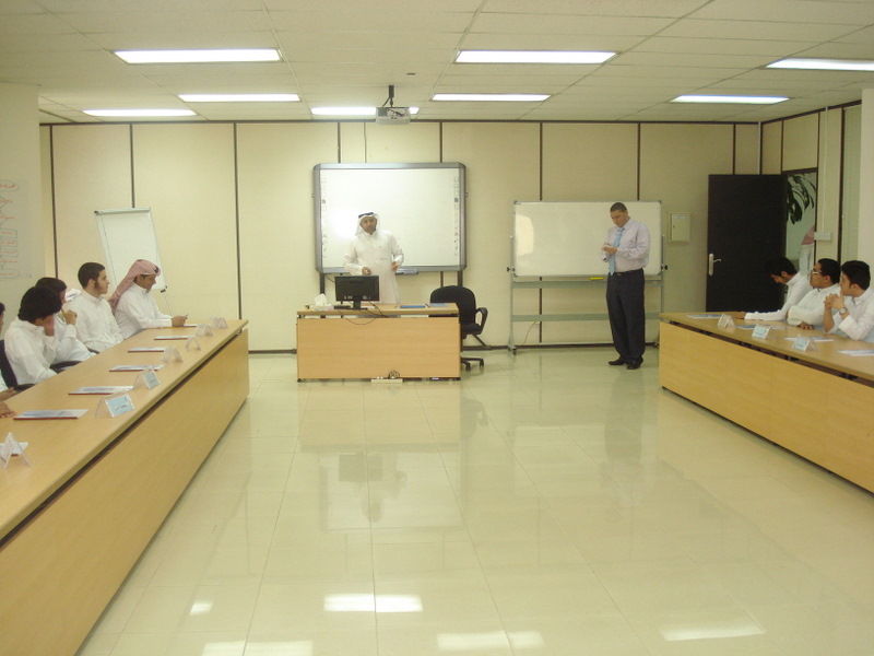 الثانوية بنين الريان رجال أعمال المستقبل بالمرحلة في زيارة للغرفة