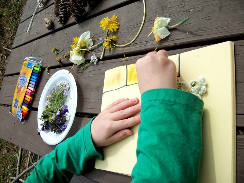 cómo pintar con flores y plantas naturales manualidad infantil lodijoella