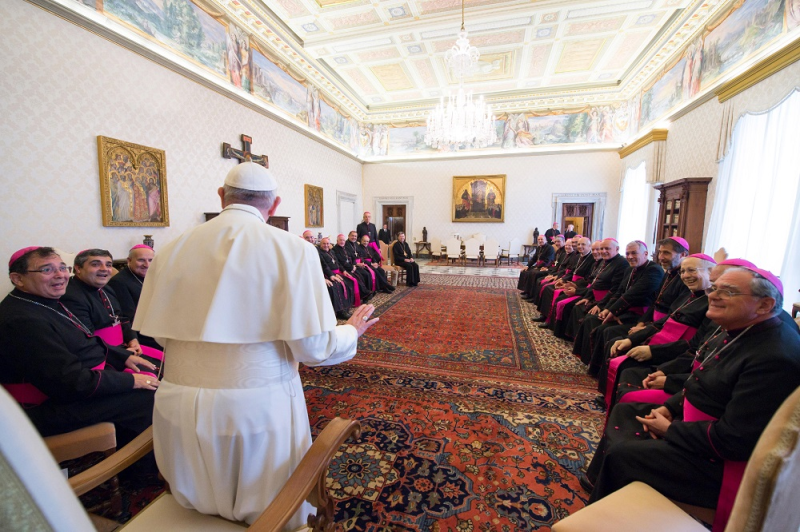 Vaticano. El Obispo de Morón participó de la Visita «Ad Limina» al Papa Francisco junto a sus Pares Bonaerenses: «Existe mucho temor de perder el Trabajo; son muchos también los Desempleados» dijeron los Obispos que también se refirieron al Debate por la Legalización del Aborto.