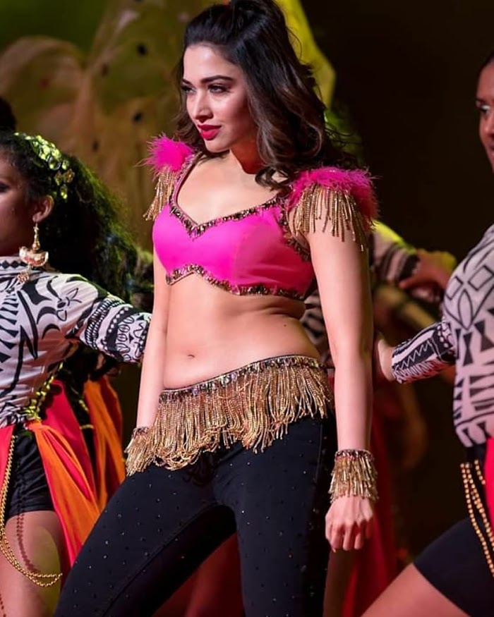 Actress Tamanna Hot Navel Show Photos-Sexy Belly Pictures