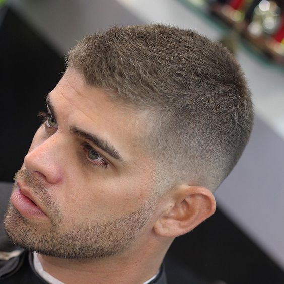 Cabelo Raspado Corte De Cabelo Masculino Com Maquina Na Lateral
