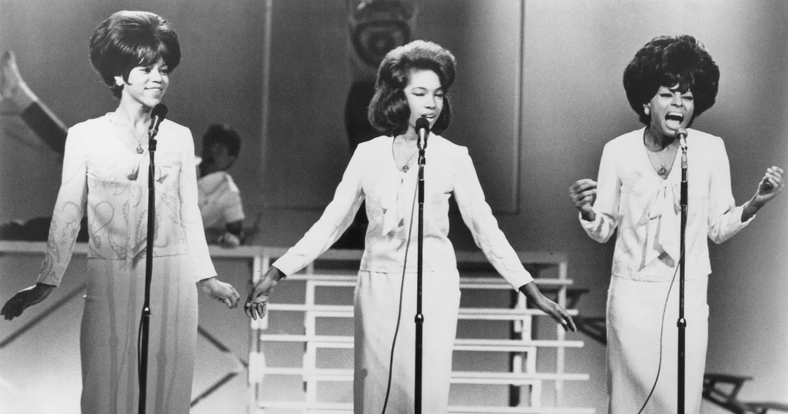 Nós, os Cachorros - No Japão: 1966 - The Supremes se torna a primeira