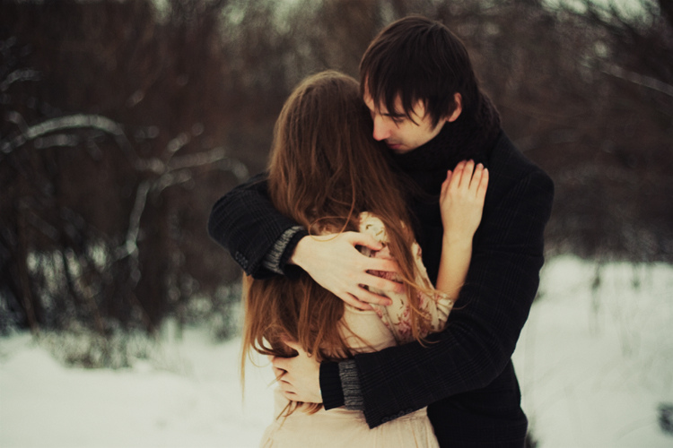 Картинки где девушка и парень обнимаются картинки