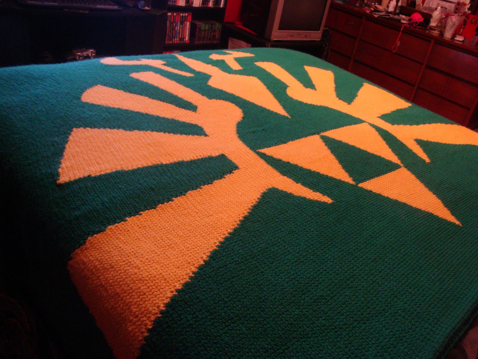 Techderp My Journey With Knitting 1 The Legend of Zelda Triforce