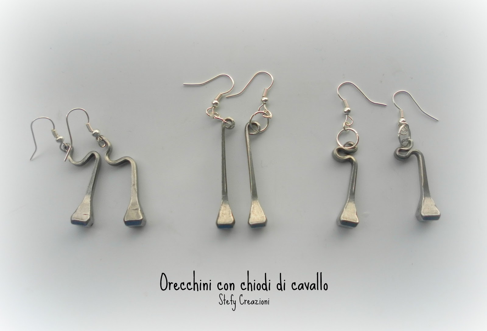 LES POULETTES BIJOUX Orecchini Pendenti In Metallo Dorato E Petalo Di Legno - Gioiello Artigianale In Cofanetto