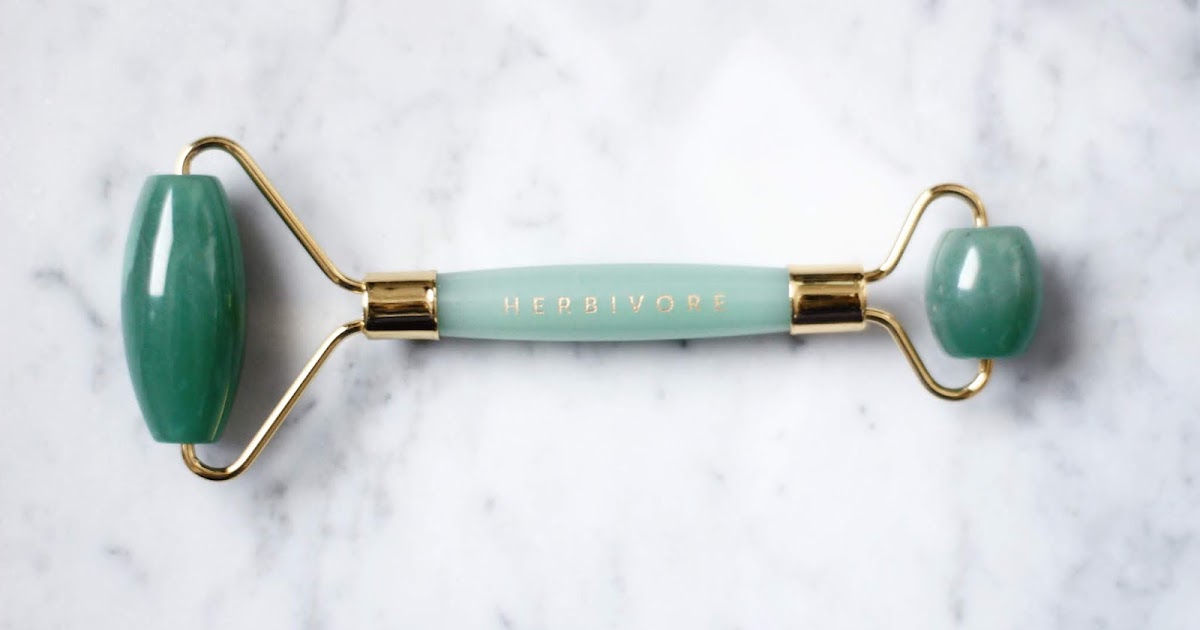 REVIEW Herbivore Jade Roller Threads + Blush