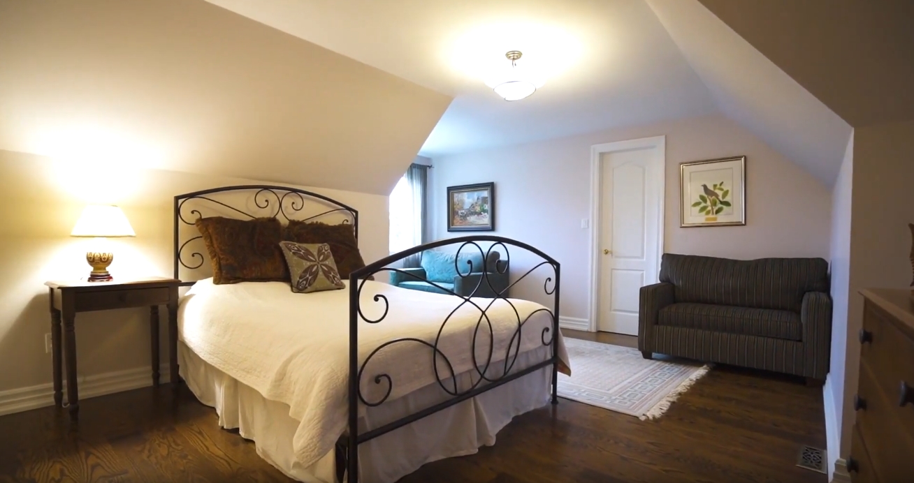 20 Photos vs. 299 Concession 10 Rd E, Flamborough, ON vs. Home Interior Design Tour