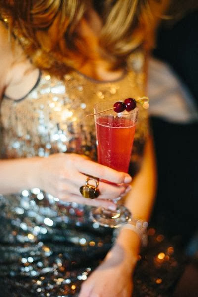 cocktail-holiday-christmas-Cheers-ManhattanKirRoyale