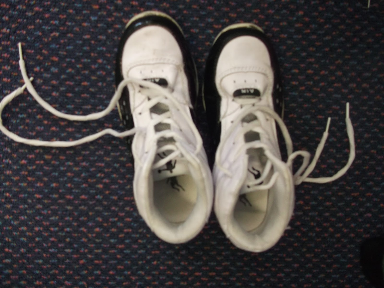 Room 5 Kidd li winks Describing Shoes