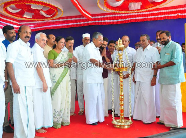 Kasaragod, Kerala, General-hospital, Pinarayi-Vijayan, Pinarayi vijayan inaugurates house hand over ceremony for Endosulfan victims.