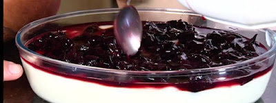 Manjar Branco com Jabuticaba Receita de Manjar Branco com Jabuticaba
