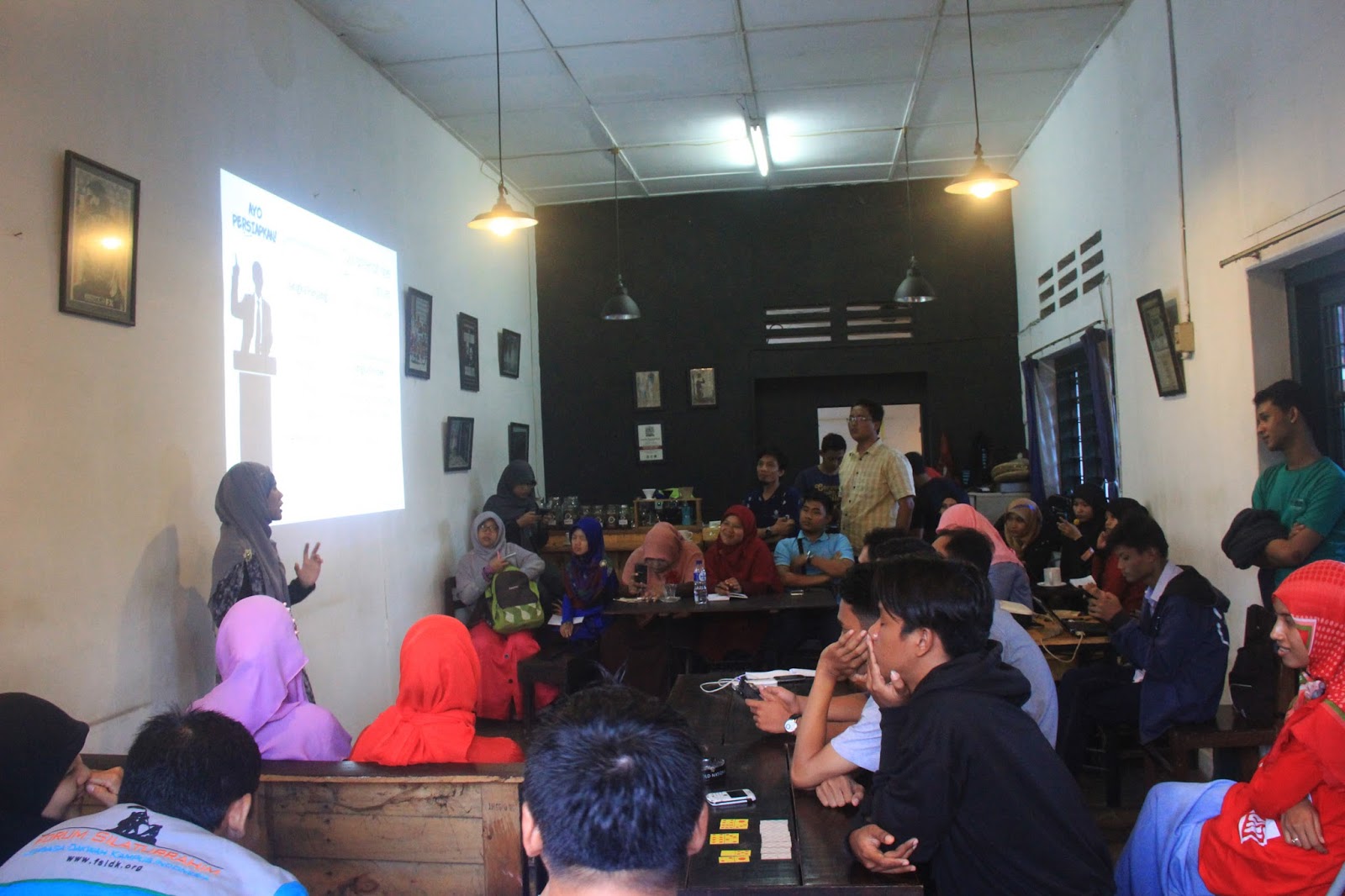 Durian November - Belajar Public Speaking untuk Blogger
