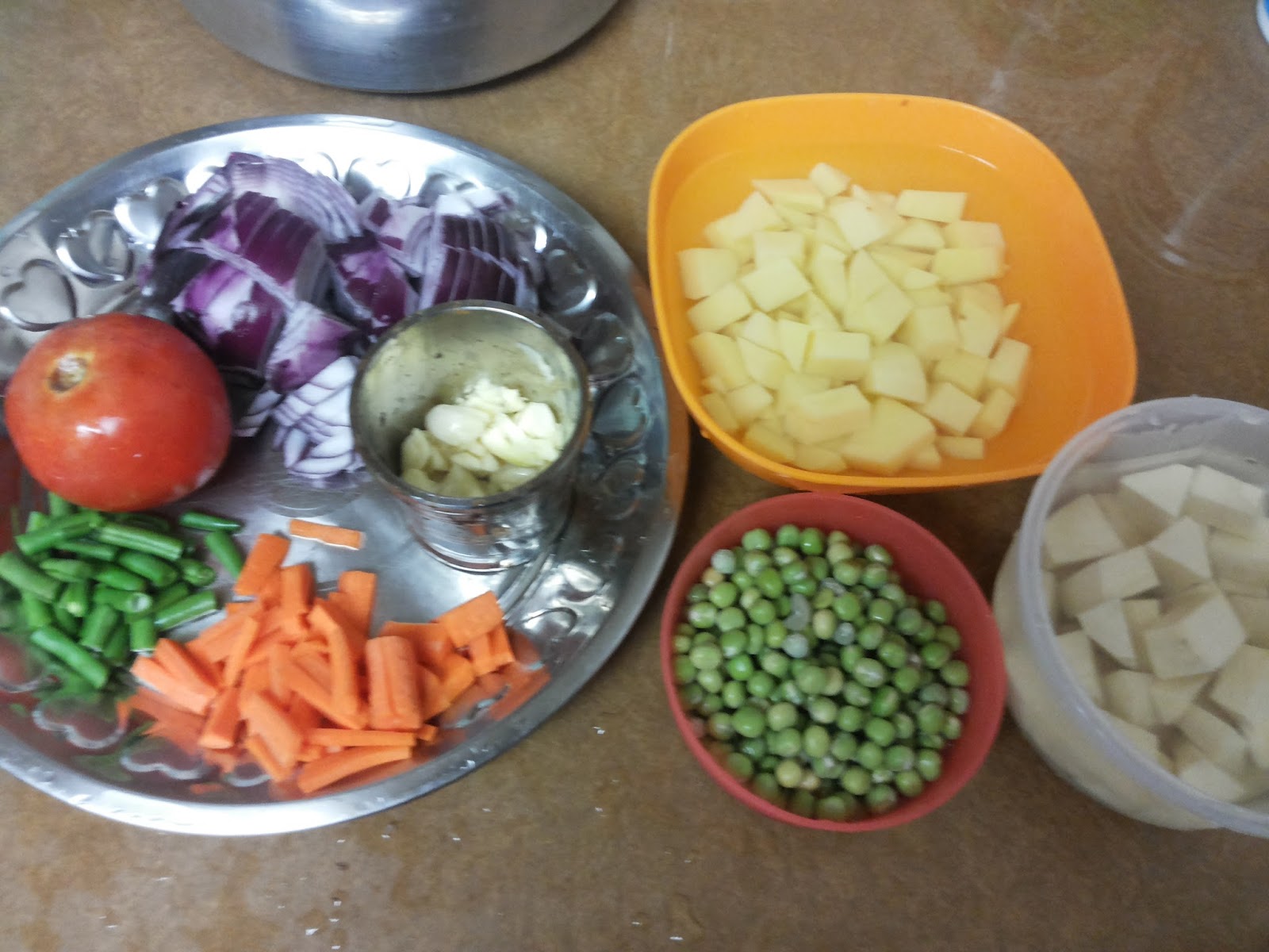 Vedai Cuisine SIMPLE VEG KURMA ( Pressure Cooker method)