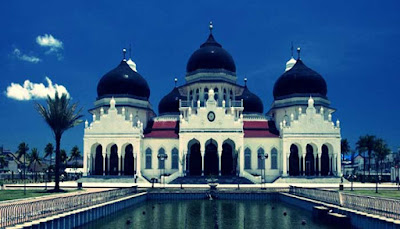 Menjelajahi 7 Wisata Sejarah Di Banda Aceh Masjid Raya Baiturrahman