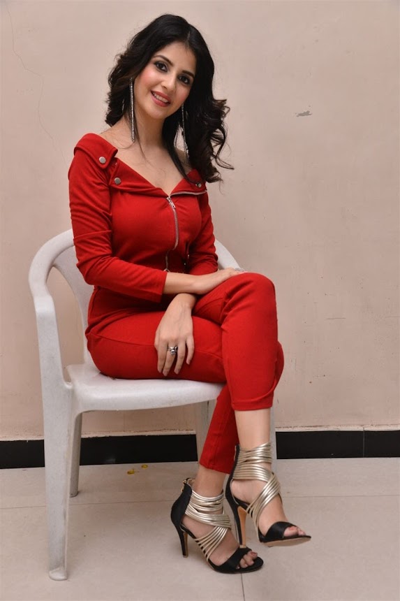 Kashish Vohra at 1st Rank Raju Teaser Launch
