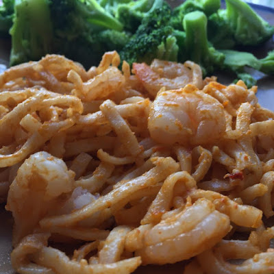 Deidra Penrose, Beachbody coach PA, thai shrimp, rice noodles, natural peanut butter, sriracha recipes, Hammer and chisel recipe, 21 day fix recipe, shrimp recipe, clean eating tips, healthy dinner recipes, healthy mom, spicy recipes, getting fit, nurse and fitness, fitness accountability, fitness motivation