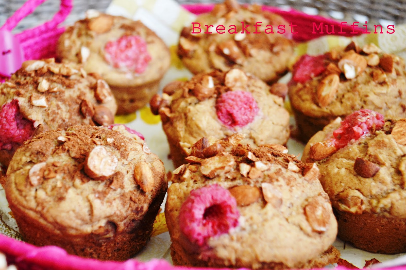 Pink Bakings: Morgen Muffins med Hindbær &amp; Nødder (Gluten- og sukkerfri)