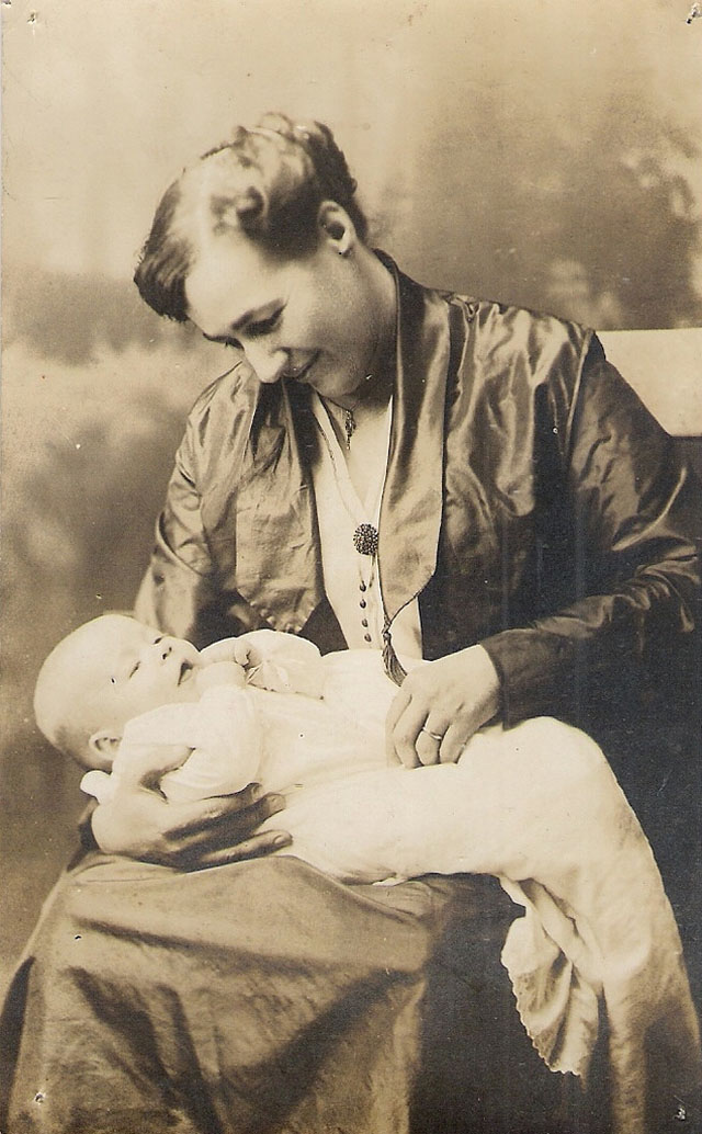 Victorian Motherhood Lovely Photos of Mothers with Their Children in