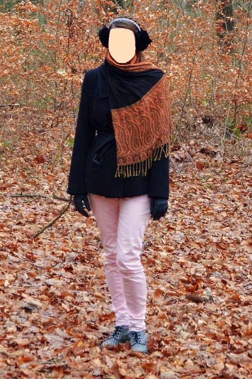 Leia Katniss Everdeen orange outfit shawl
