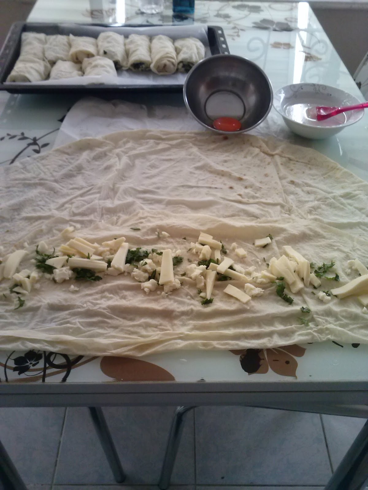 KARADENİZSOFRASİ PEYNİRLİ VE ISPANAKLI BÖREK