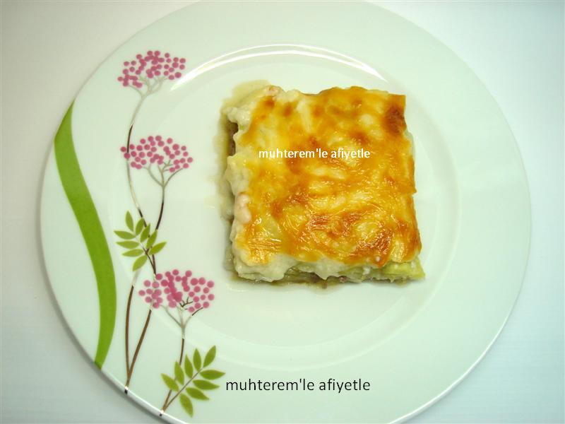 Muhterem�le Afiyetle LAHANA BÖREĞİ
